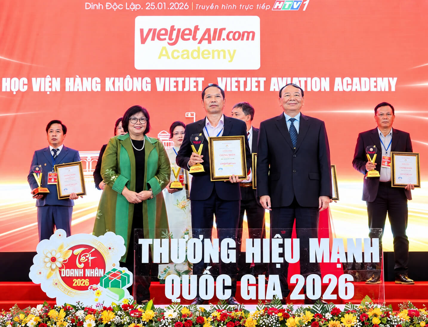 Học viện Hàng không Victoria vinh dự đón nhận giải thưởng “Thương Hiệu Mạnh Quốc Gia 2026”